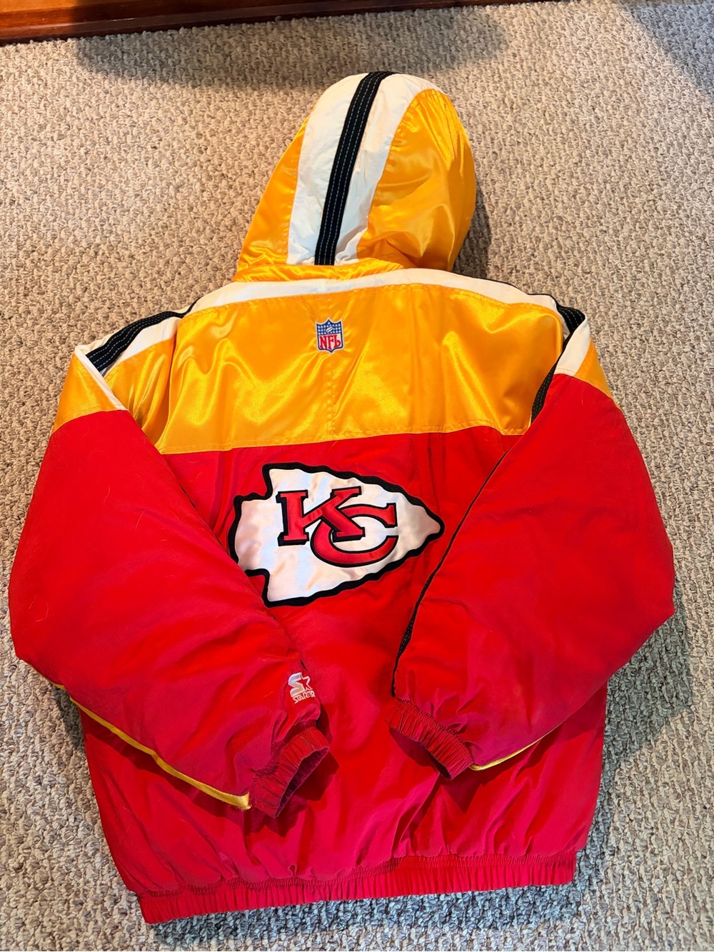 Kansas City Chiefs NFL starter Hooded Jacket - Red & Gold